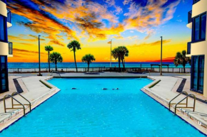 Winter Special! Renovated Resort Condo - on the Beach!